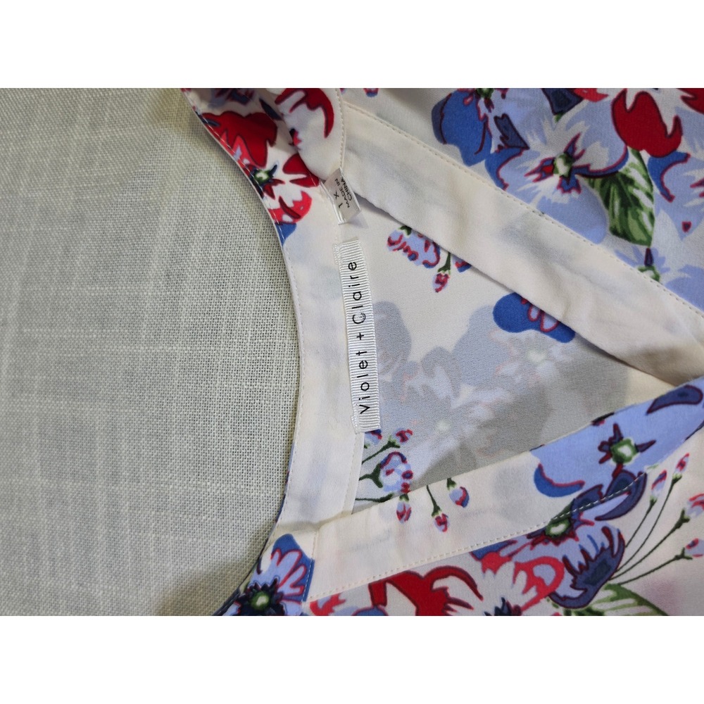 Violet + Claire Floral V-Neck Blouse White Blue Red Tiered Bell Sleeve Top 1X - Picture 3 of 8